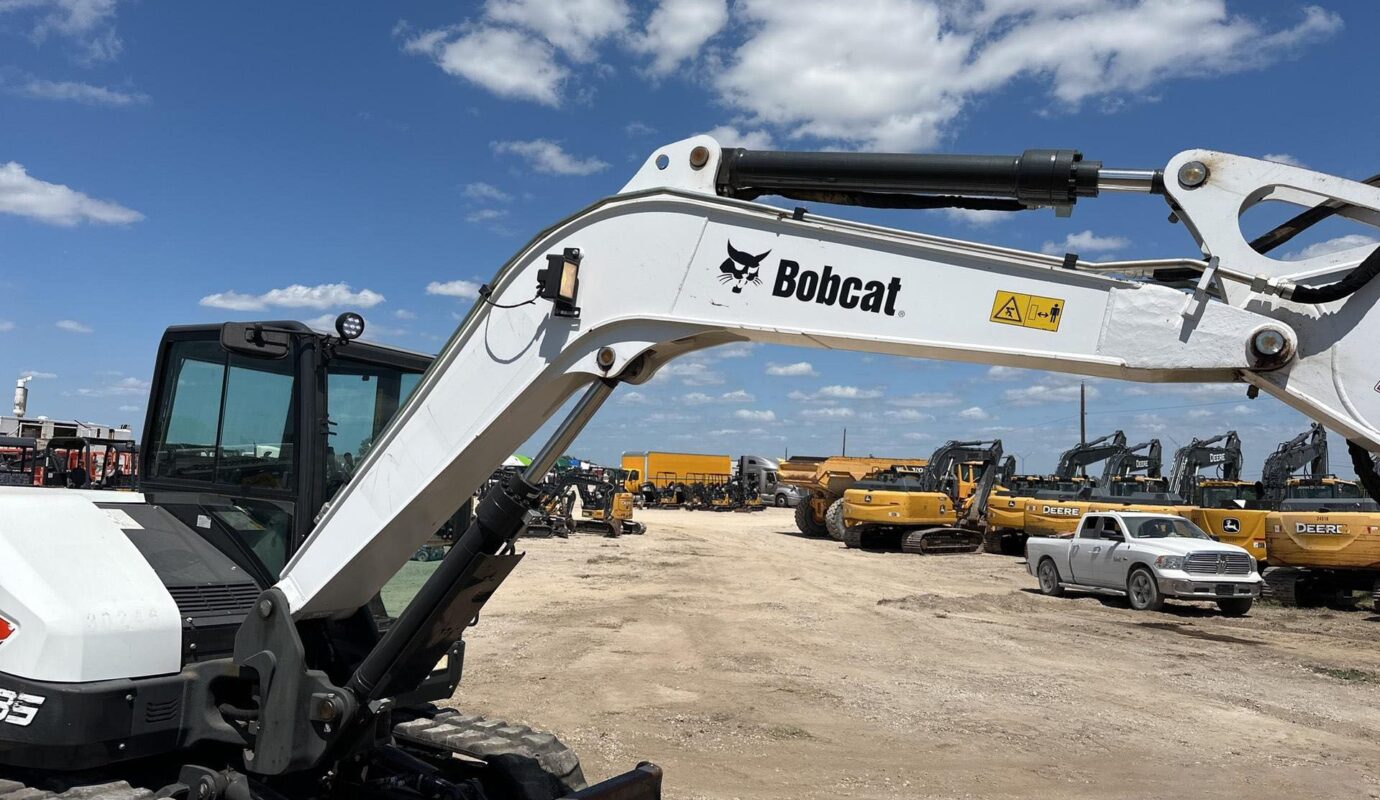 $29,000 – 2021 Bobcat E85 Mini Excavator