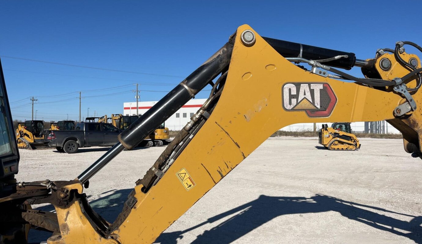 $24,500 – 2021 Cat 420 XE 4×4 Backhoe Loader