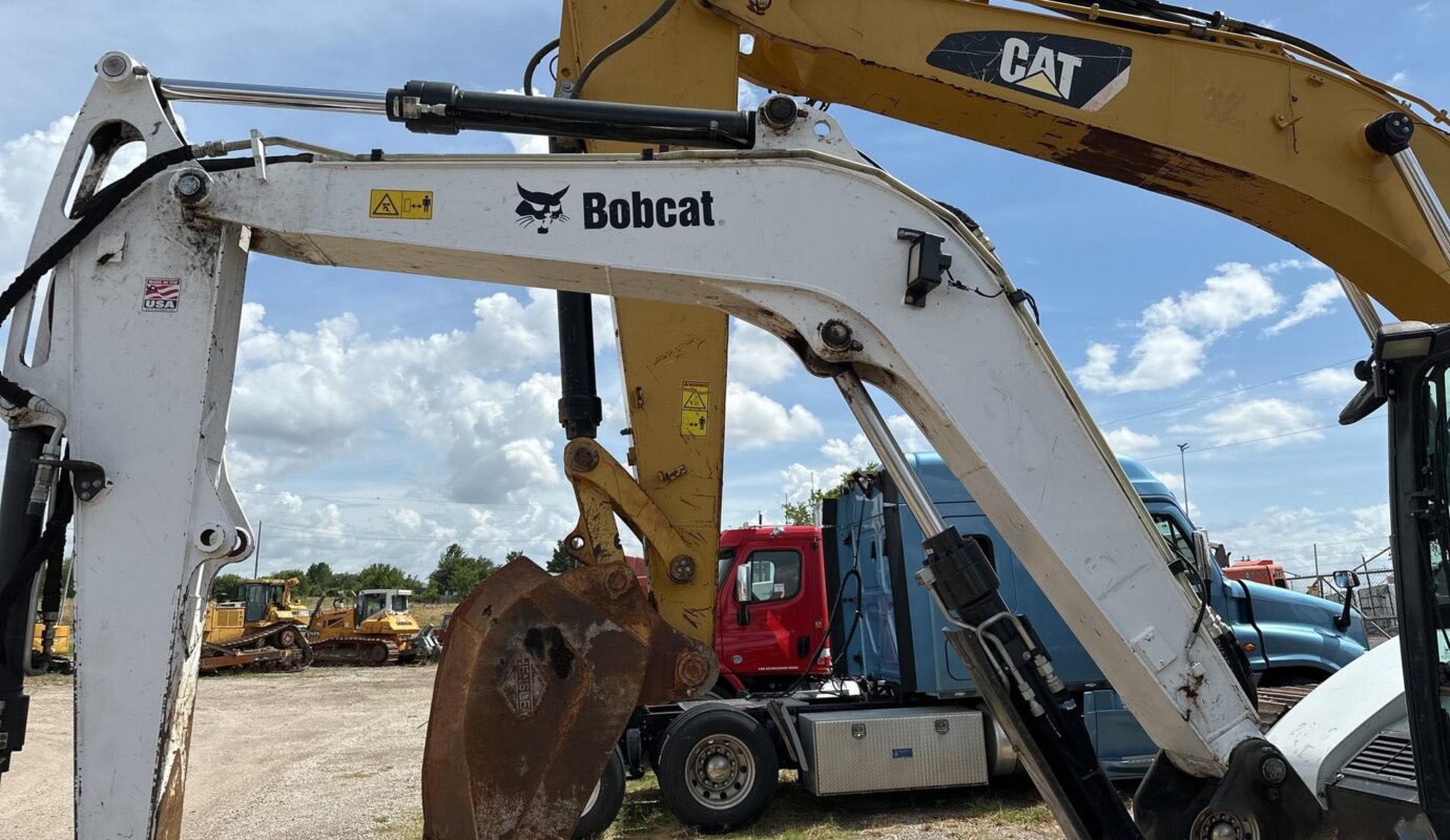 $21,000 – 2020 Bobcat E85 Mini Excavator