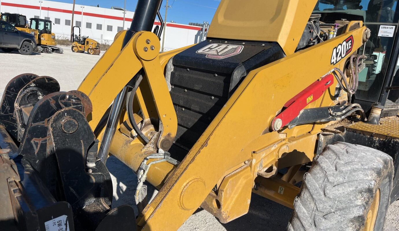 $24,500 – 2021 Cat 420 XE 4×4 Backhoe Loader