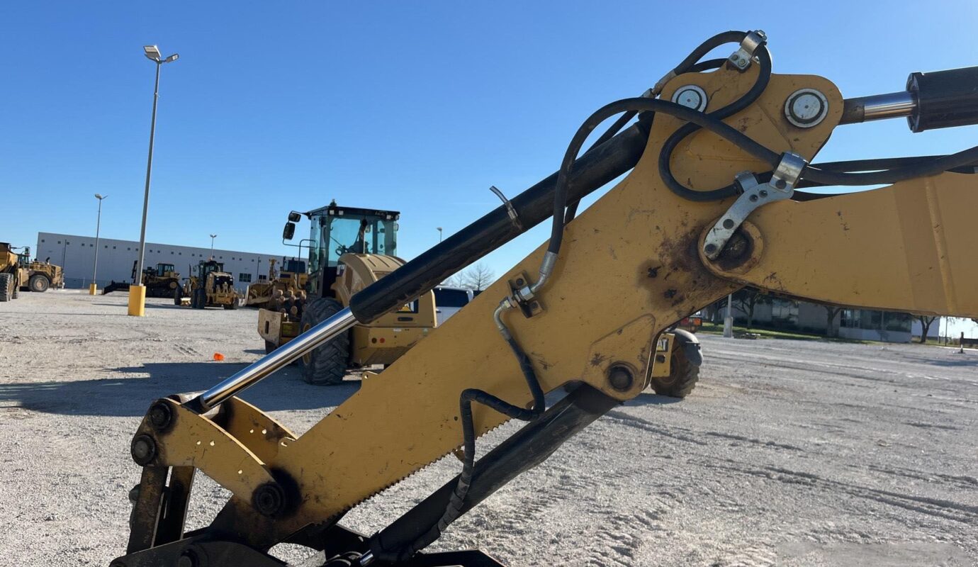 $24,500 – 2021 Cat 420 XE 4×4 Backhoe Loader