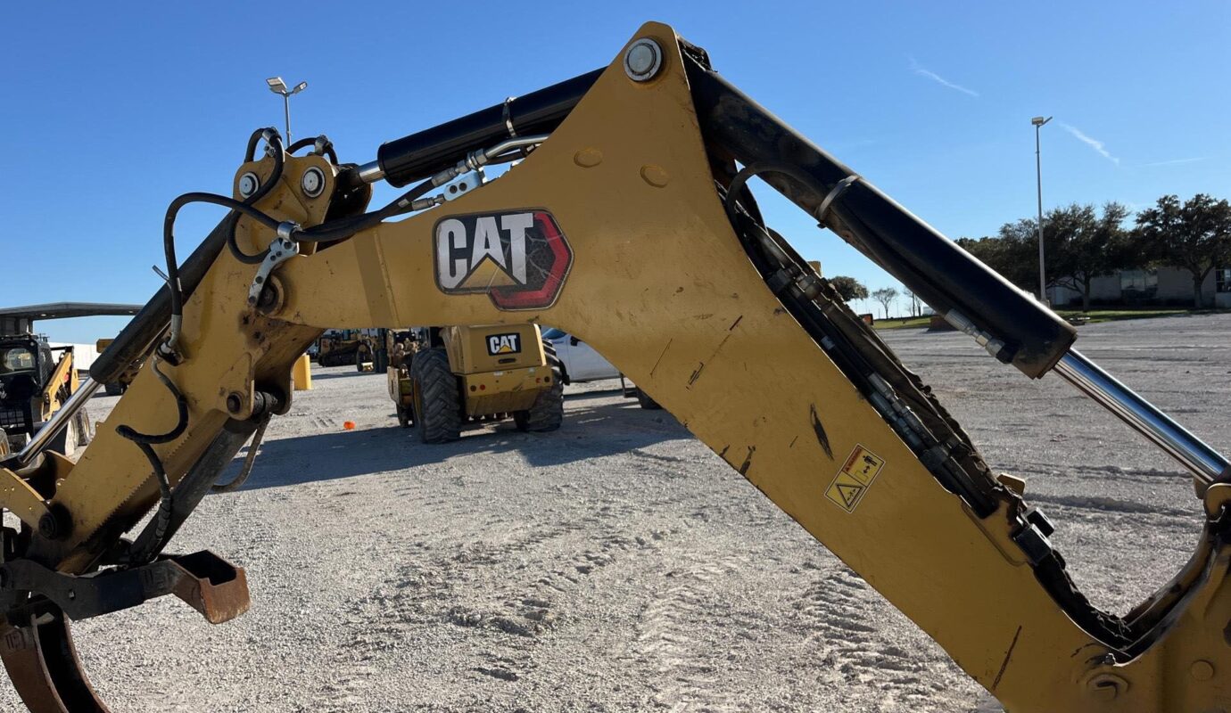 $24,500 – 2021 Cat 420 XE 4×4 Backhoe Loader