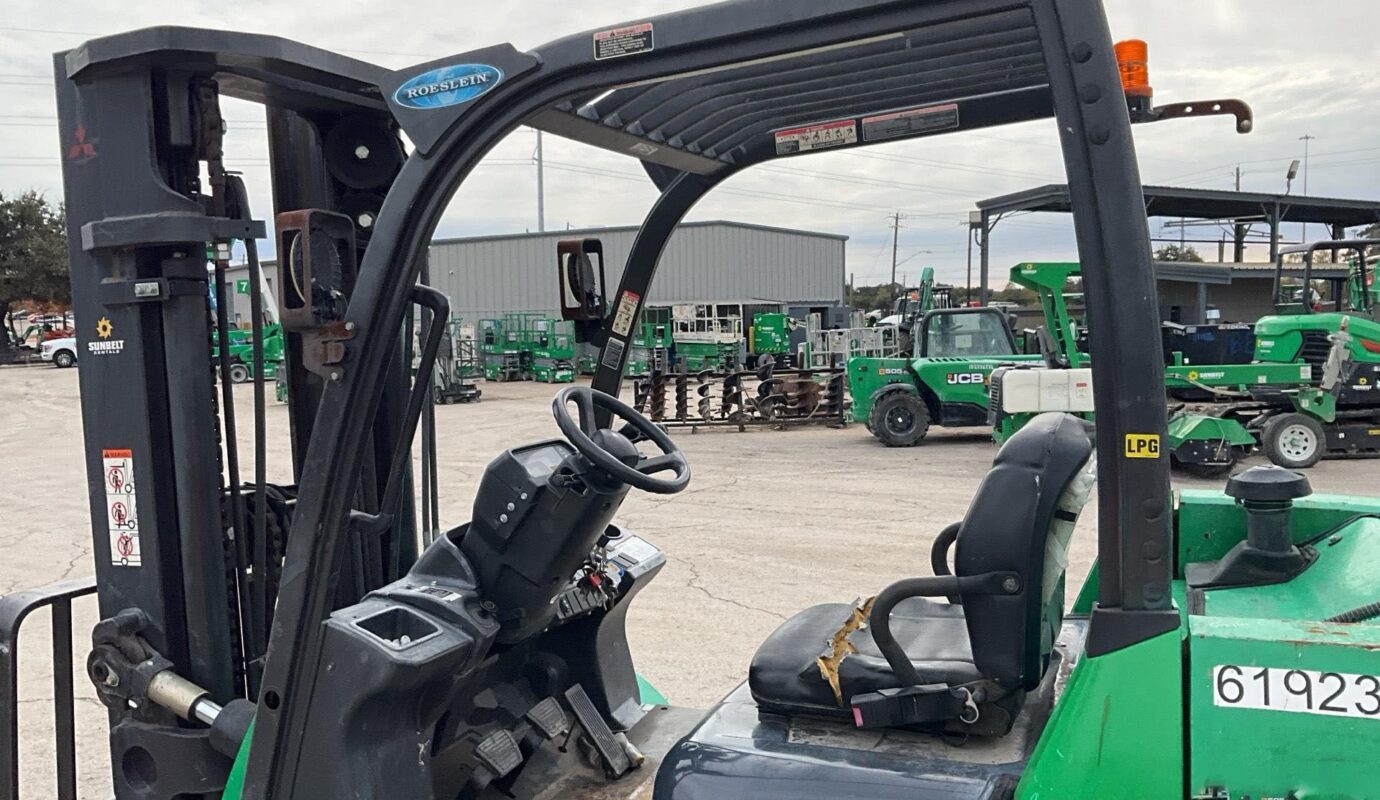 $9,000 – 2014 Mitsubishi FG50CN1 9650 lb Pneumatic Tire Forklift