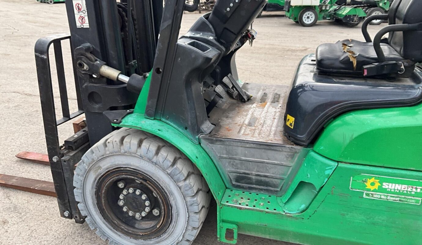 $9,000 – 2014 Mitsubishi FG50CN1 9650 lb Pneumatic Tire Forklift