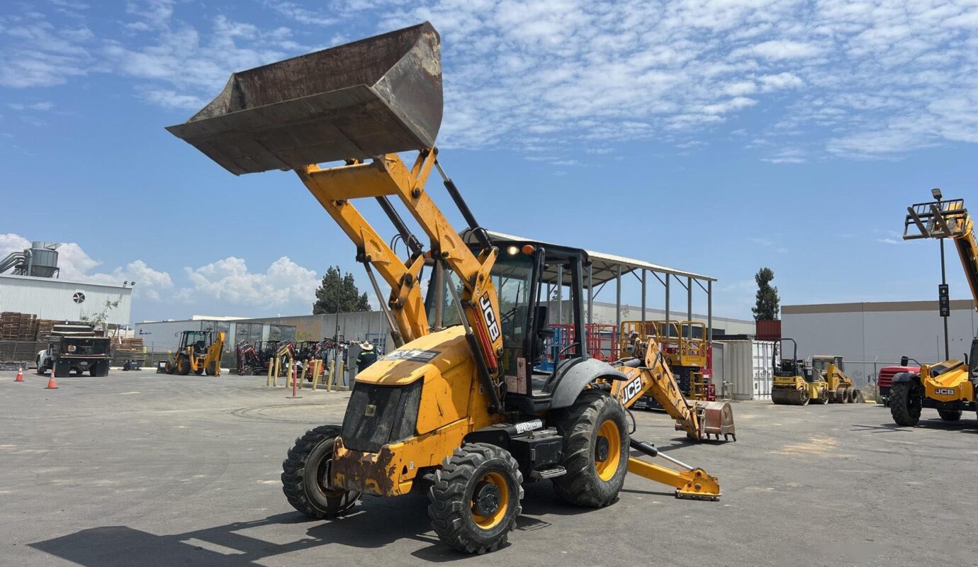 $13,800 – 2017 JCB 3CX14FT 4×4 Backhoe Loader