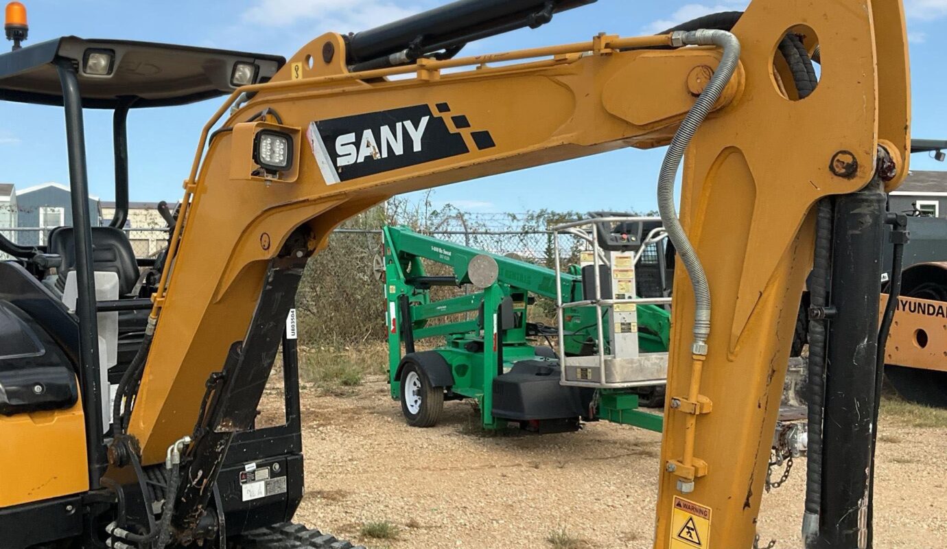 $12,000 – 2017 Sany SY35U Mini Excavator