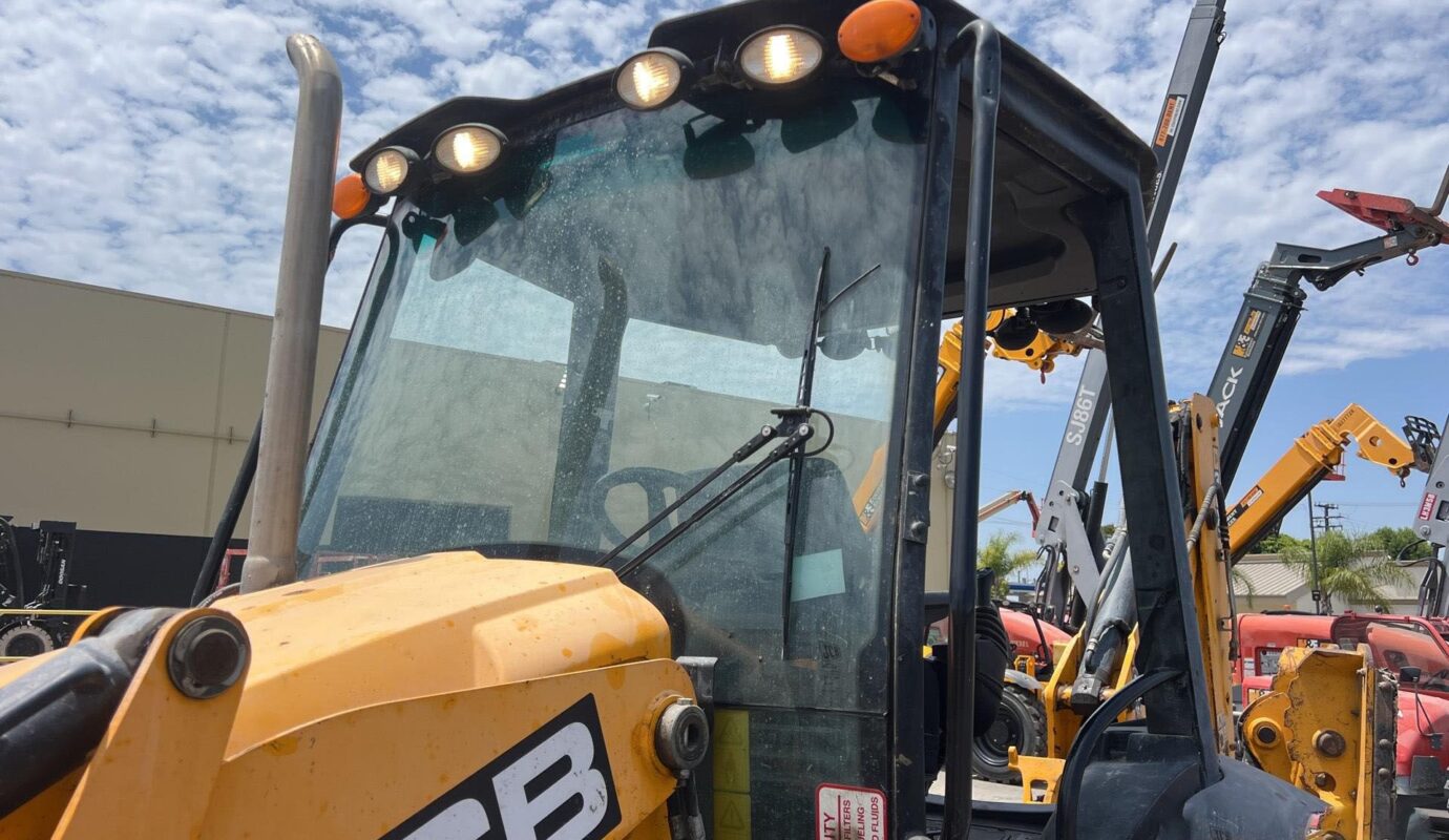 $13,800 – 2017 JCB 3CX14FT 4×4 Backhoe Loader