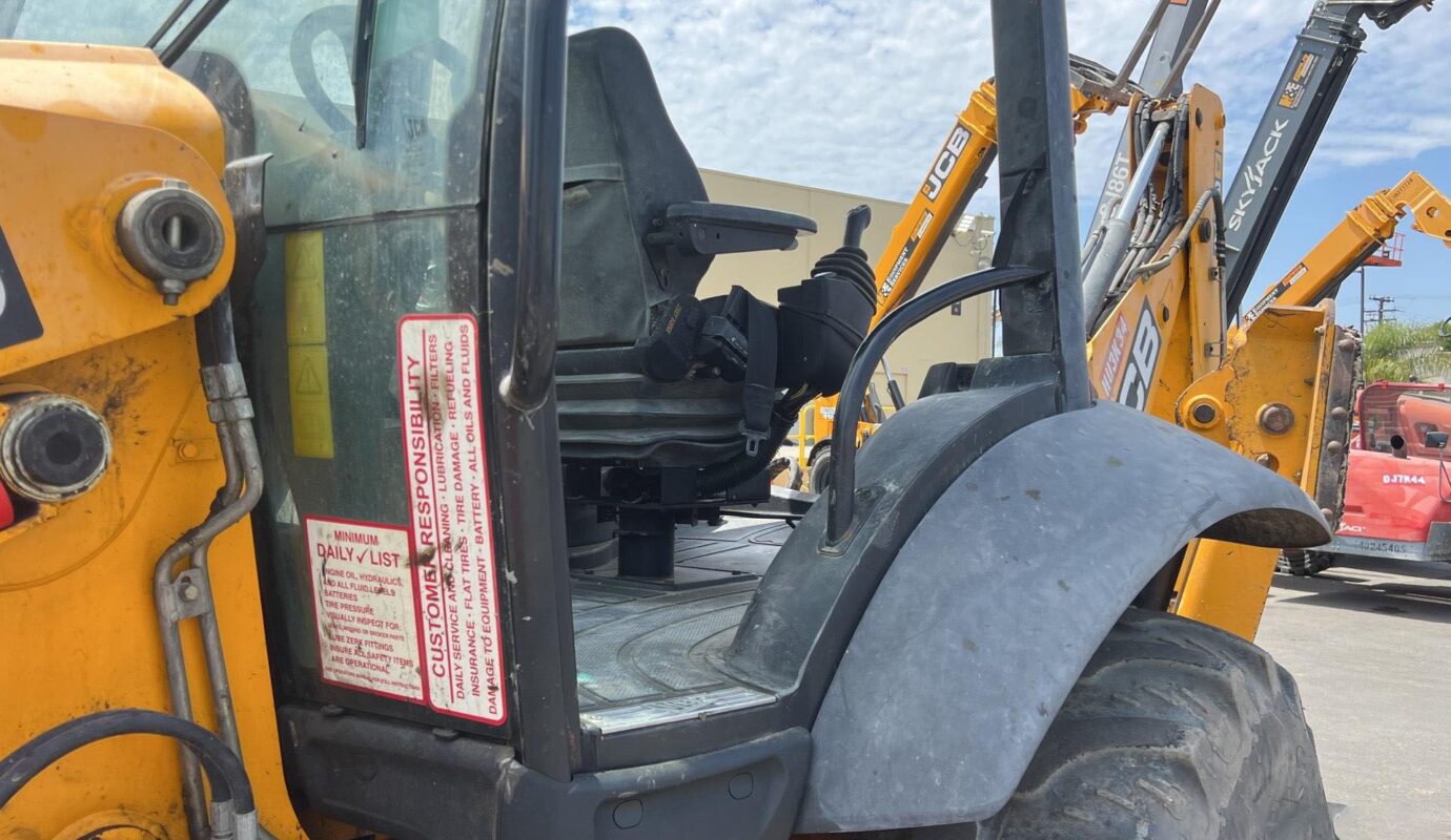 $13,800 – 2017 JCB 3CX14FT 4×4 Backhoe Loader