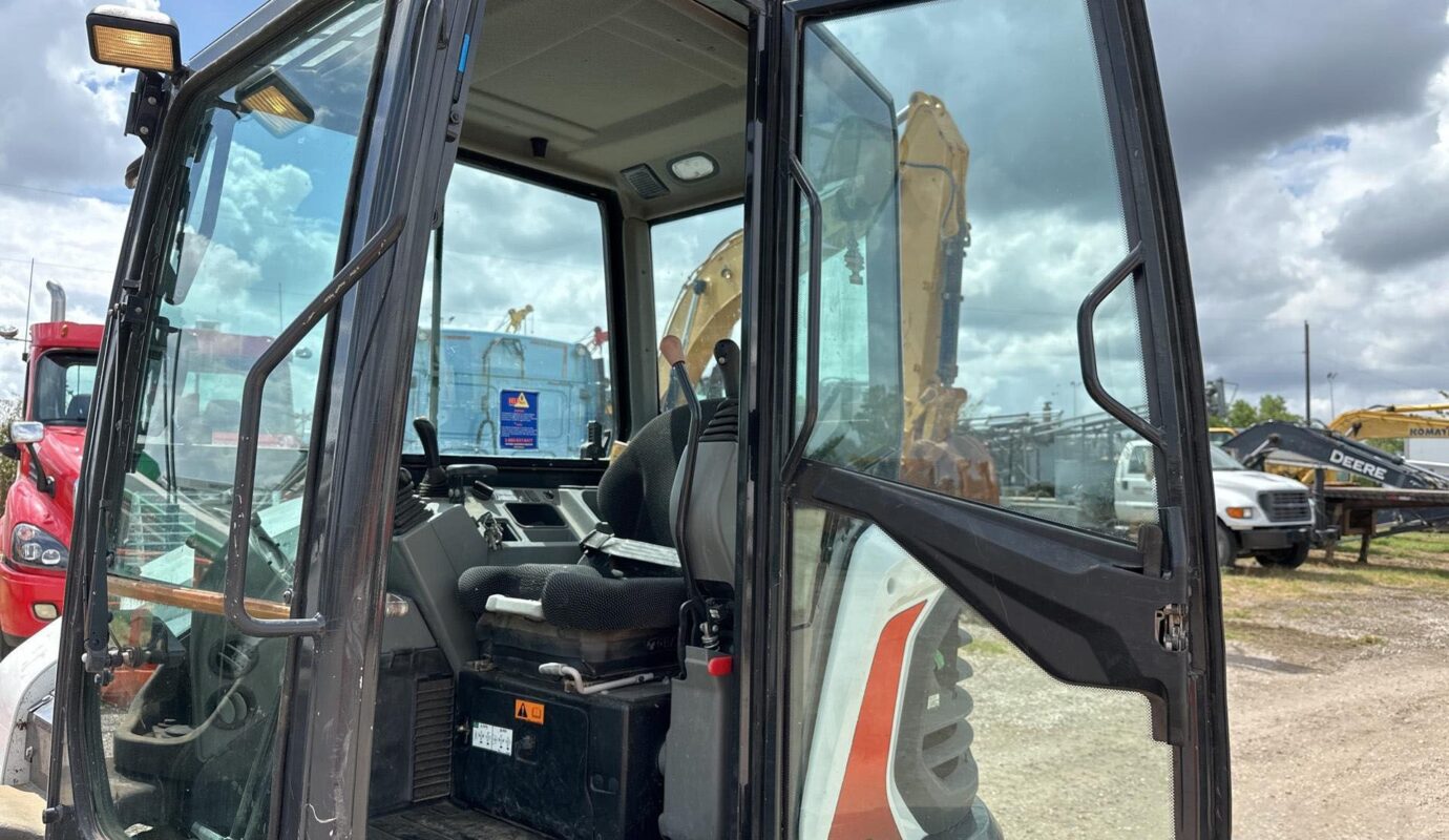 $21,000 – 2020 Bobcat E85 Mini Excavator