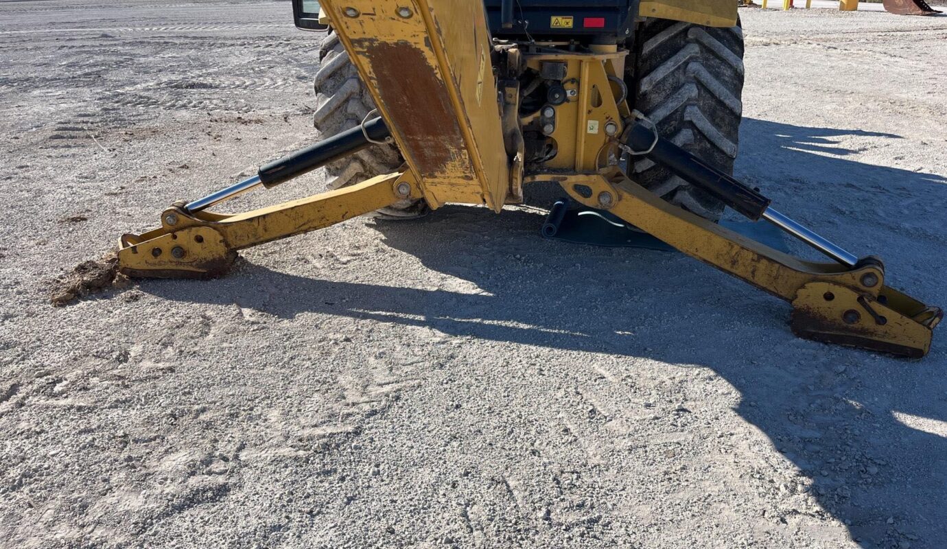 $24,500 – 2021 Cat 420 XE 4×4 Backhoe Loader