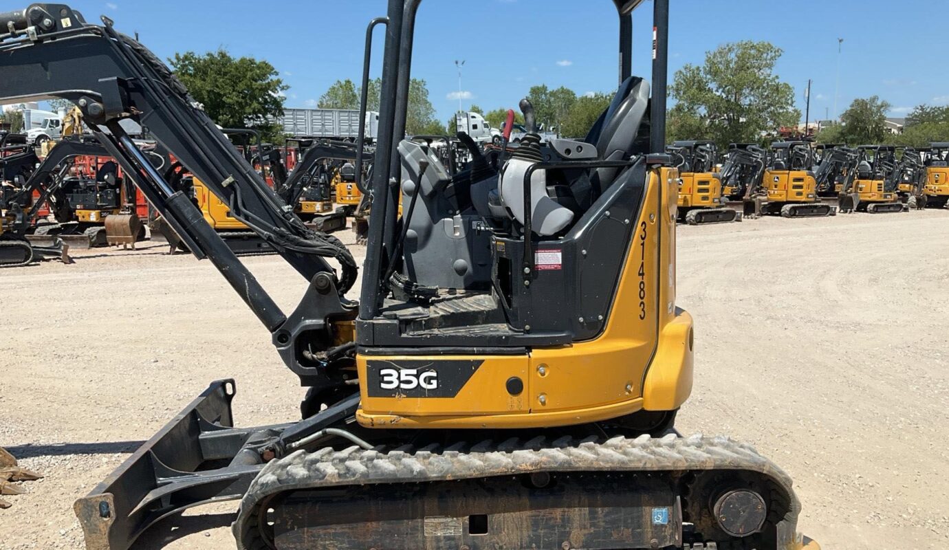 $14,600 – 2021 John Deere 35G Mini Excavator