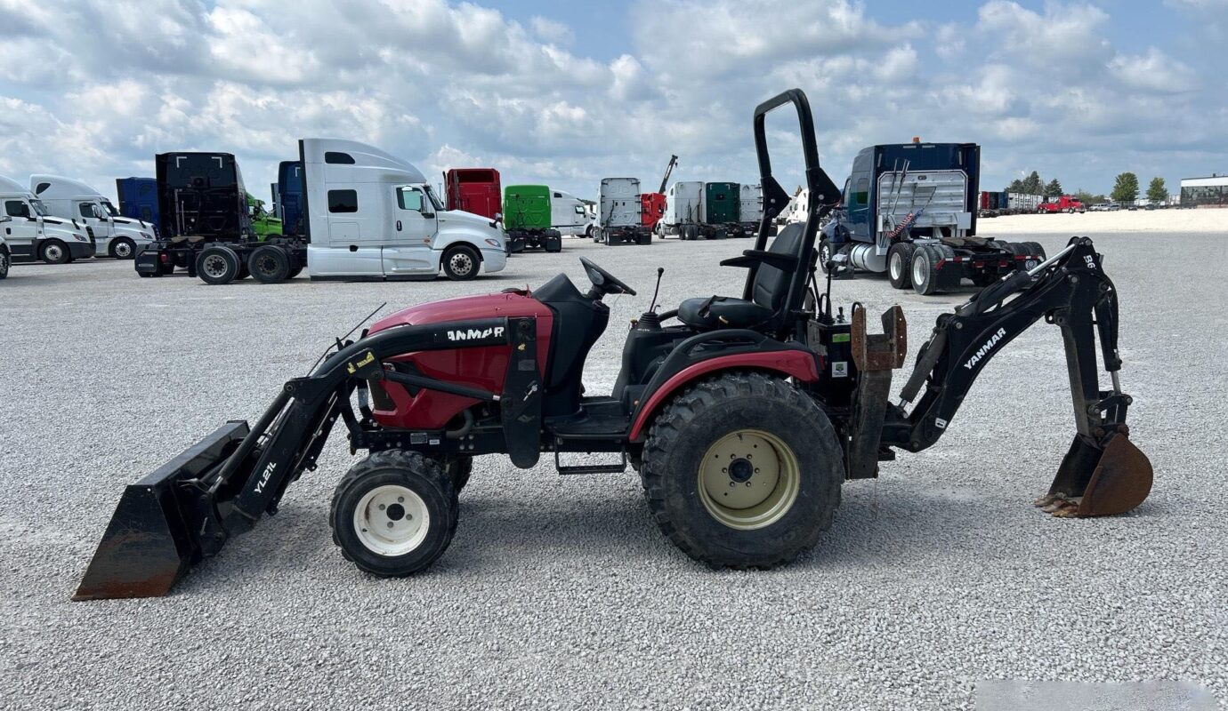 $9,000 – 2017 Yanmar SA24 4WD Utility Tractor