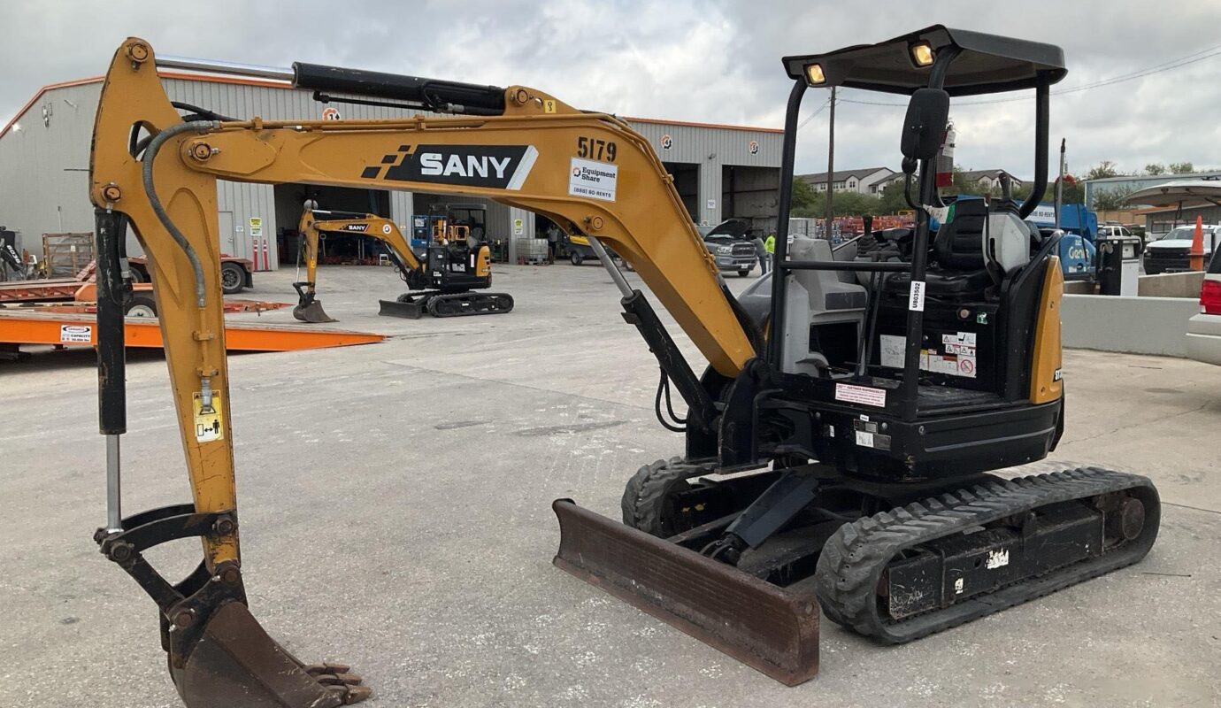 $11,400 – 2017 Sany SY35U Mini Excavator