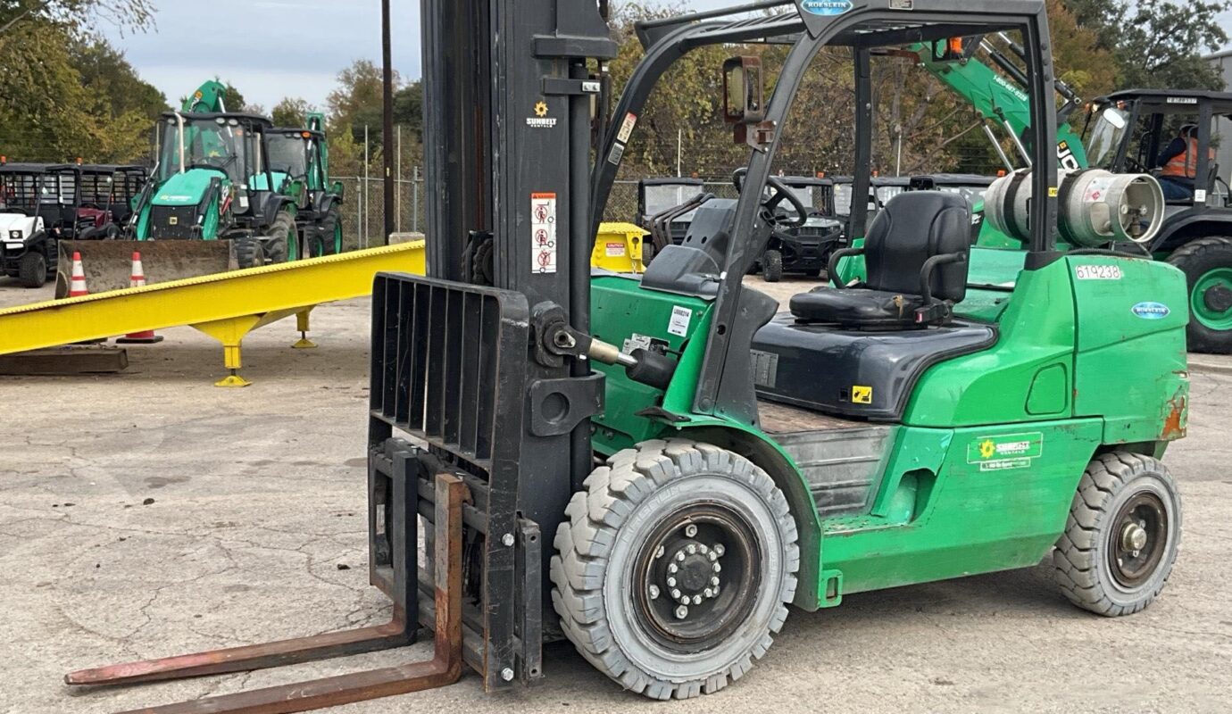 $9,000 – 2014 Mitsubishi FG50CN1 9650 lb Pneumatic Tire Forklift