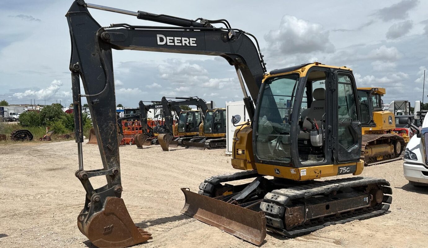 $26,100 – 2018 John Deere 75G Mini Excavator