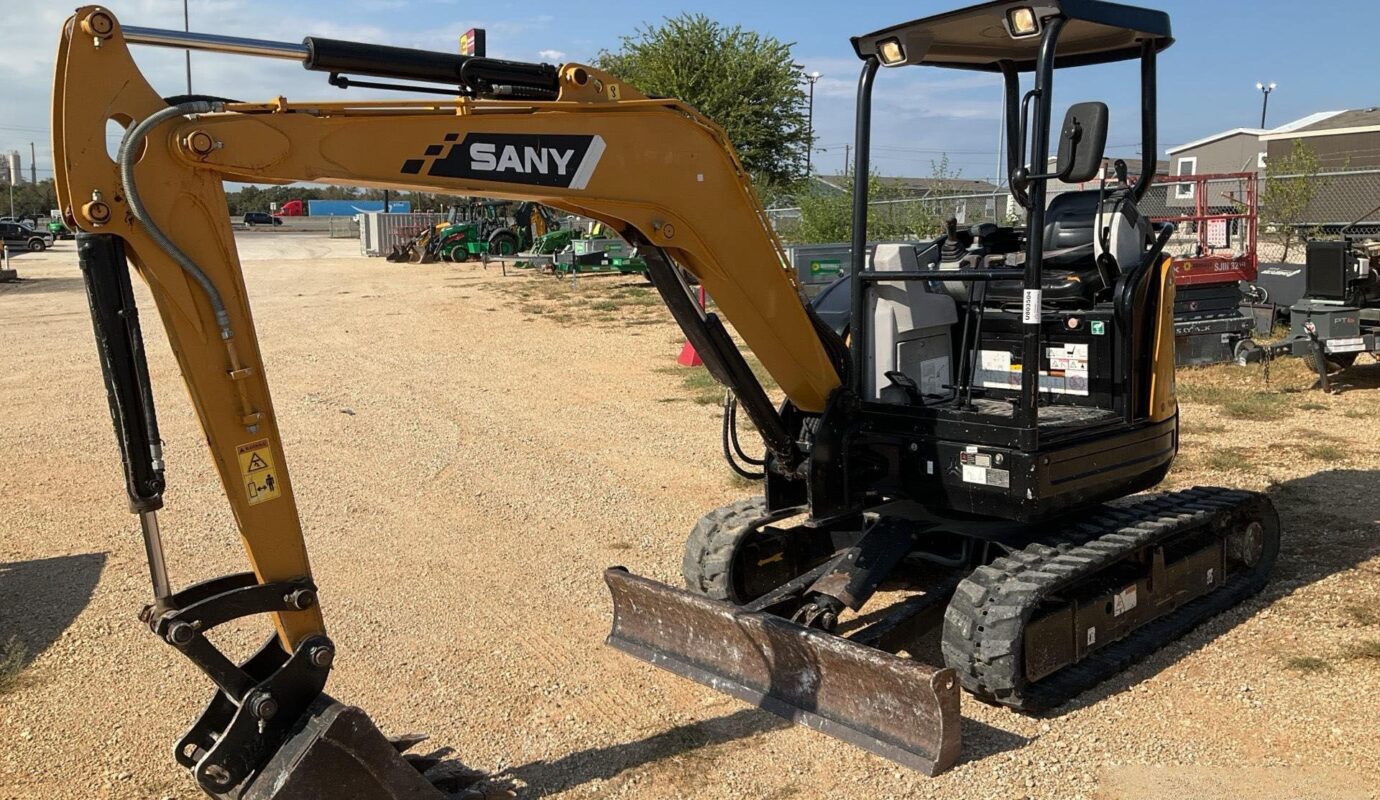 $12,000 – 2017 Sany SY35U Mini Excavator