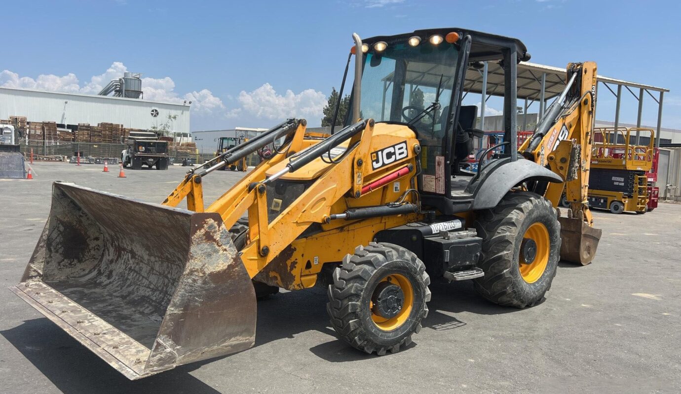 $13,800 – 2017 JCB 3CX14FT 4×4 Backhoe Loader