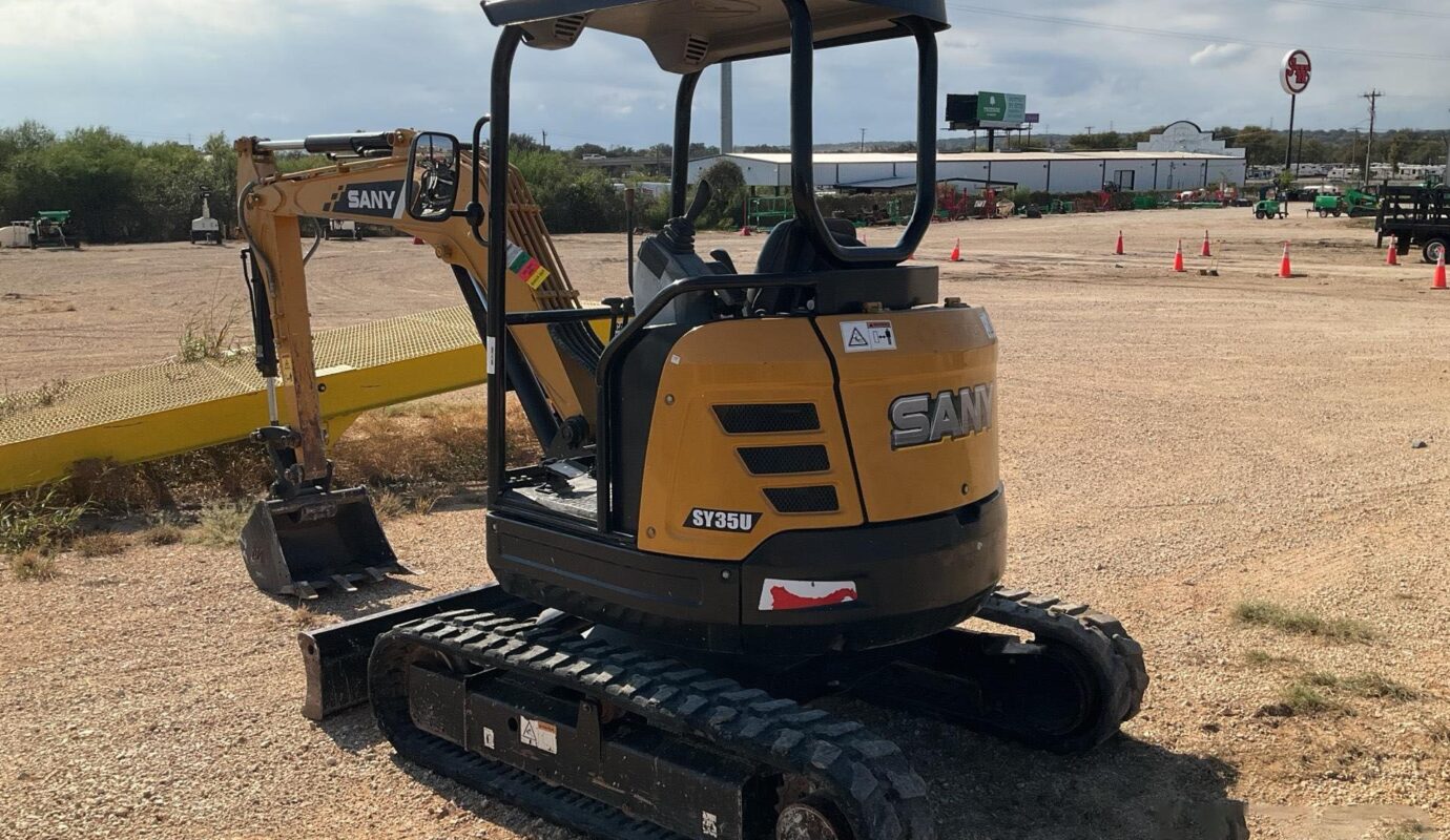 $12,000 – 2017 Sany SY35U Mini Excavator