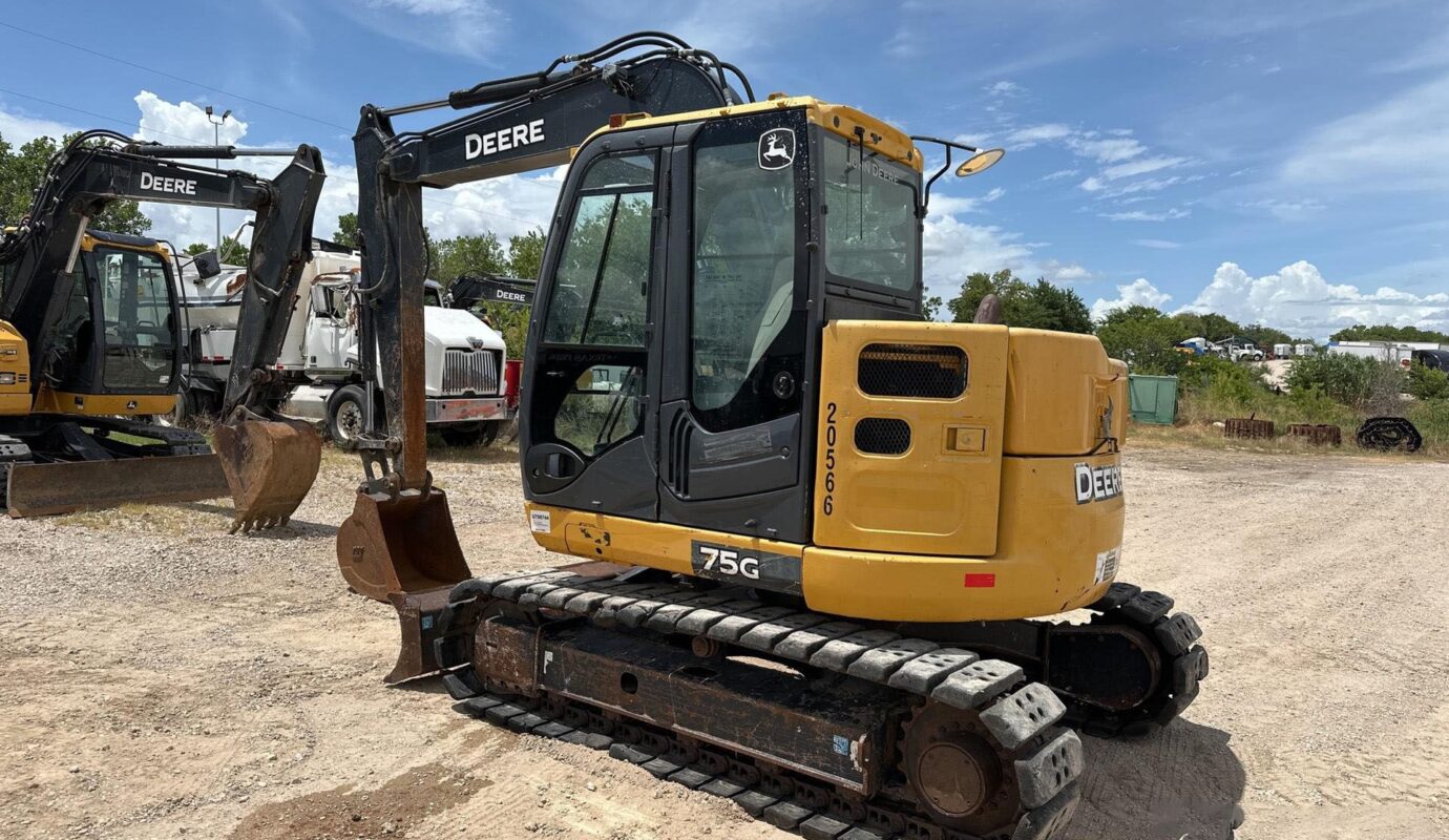 $26,100 – 2018 John Deere 75G Mini Excavator