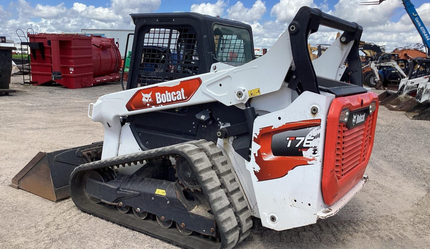 $18,000 – 2021 Bobcat T76 Compact Track Loader