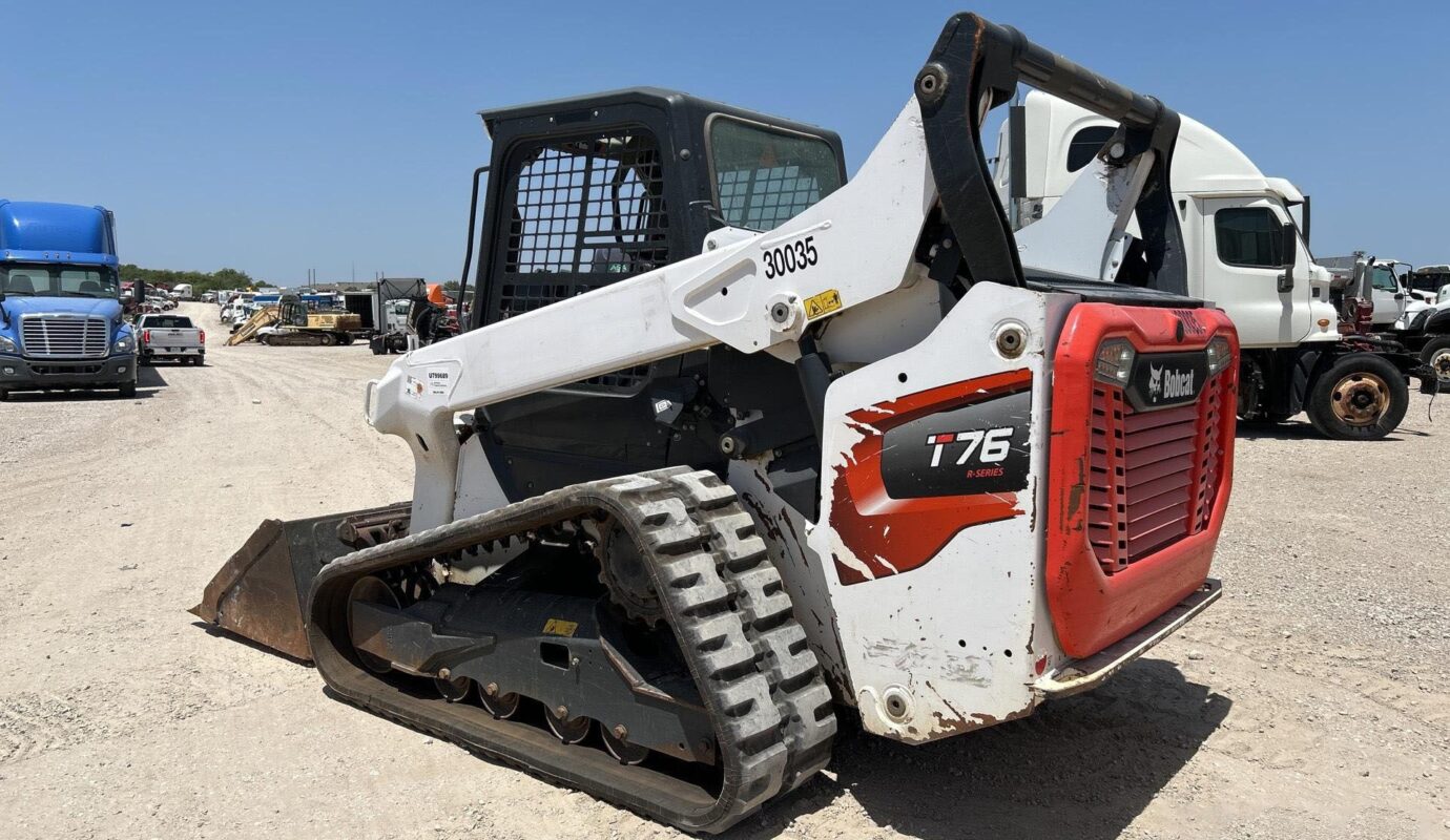 $16,000 – 2021 Bobcat T76 Compact Track Loader