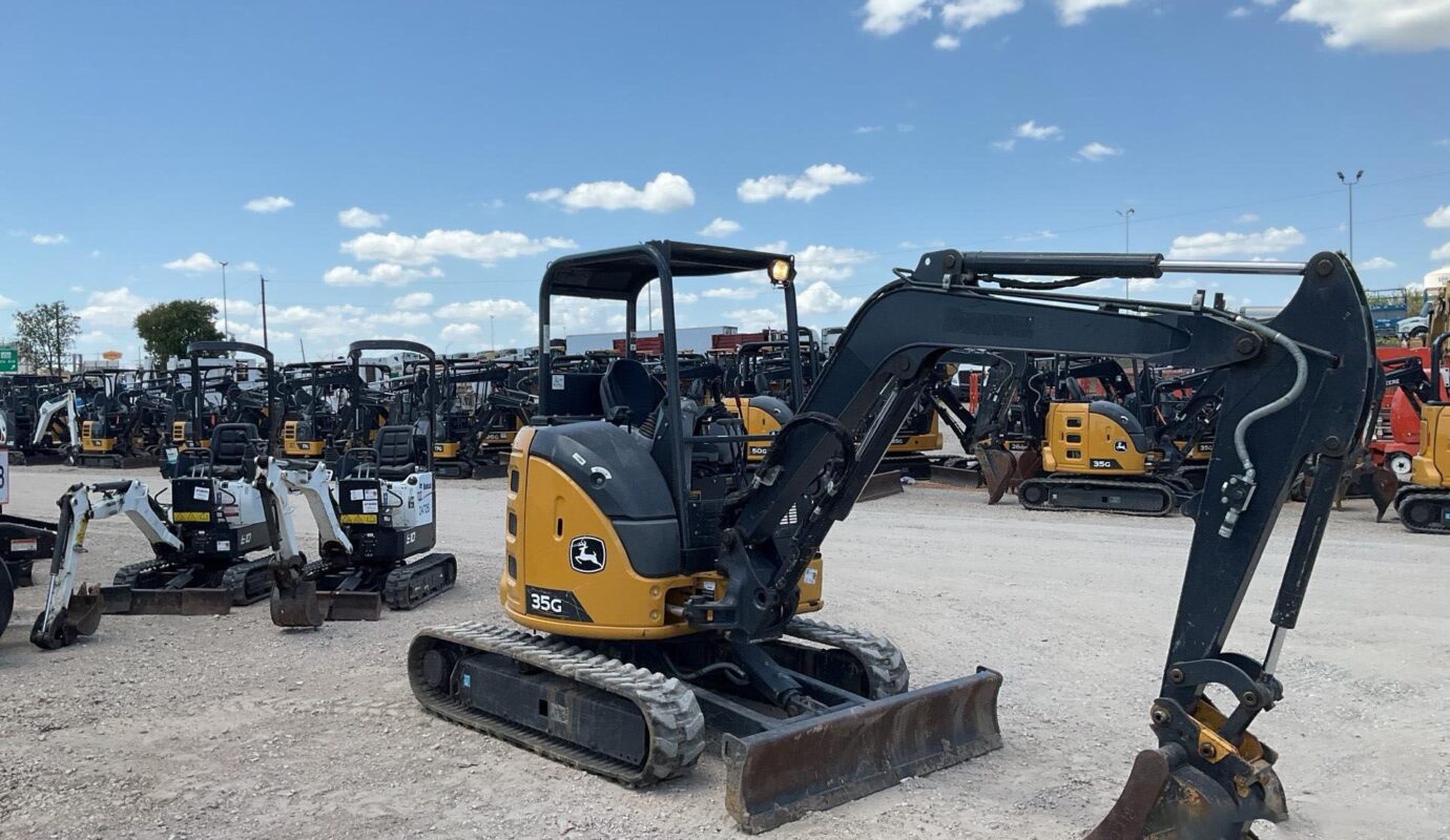 $14,600 – 2021 John Deere 35G Mini Excavator