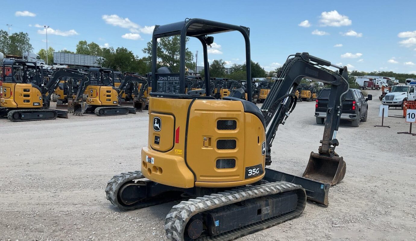 $14,600 – 2021 John Deere 35G Mini Excavator