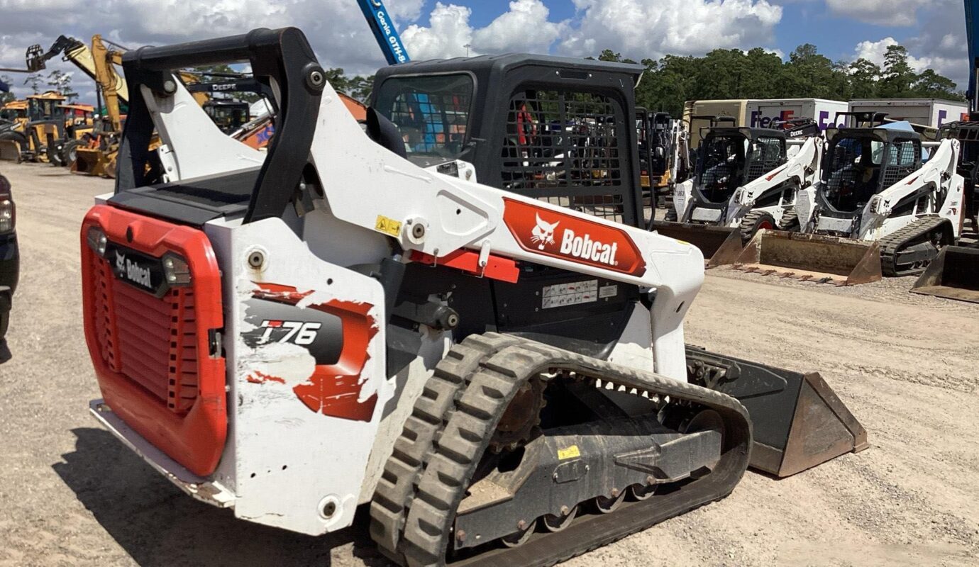 $18,000 – 2021 Bobcat T76 Compact Track Loader