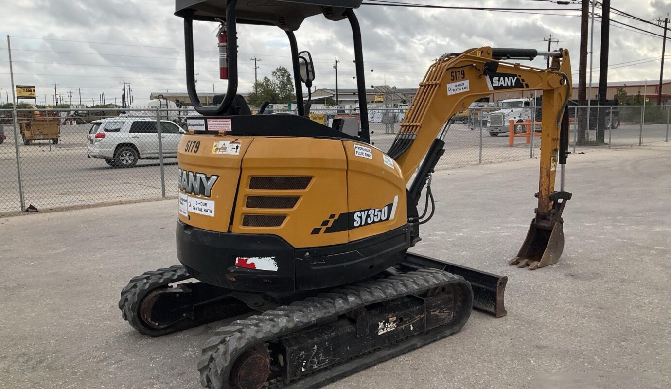 $11,400 – 2017 Sany SY35U Mini Excavator