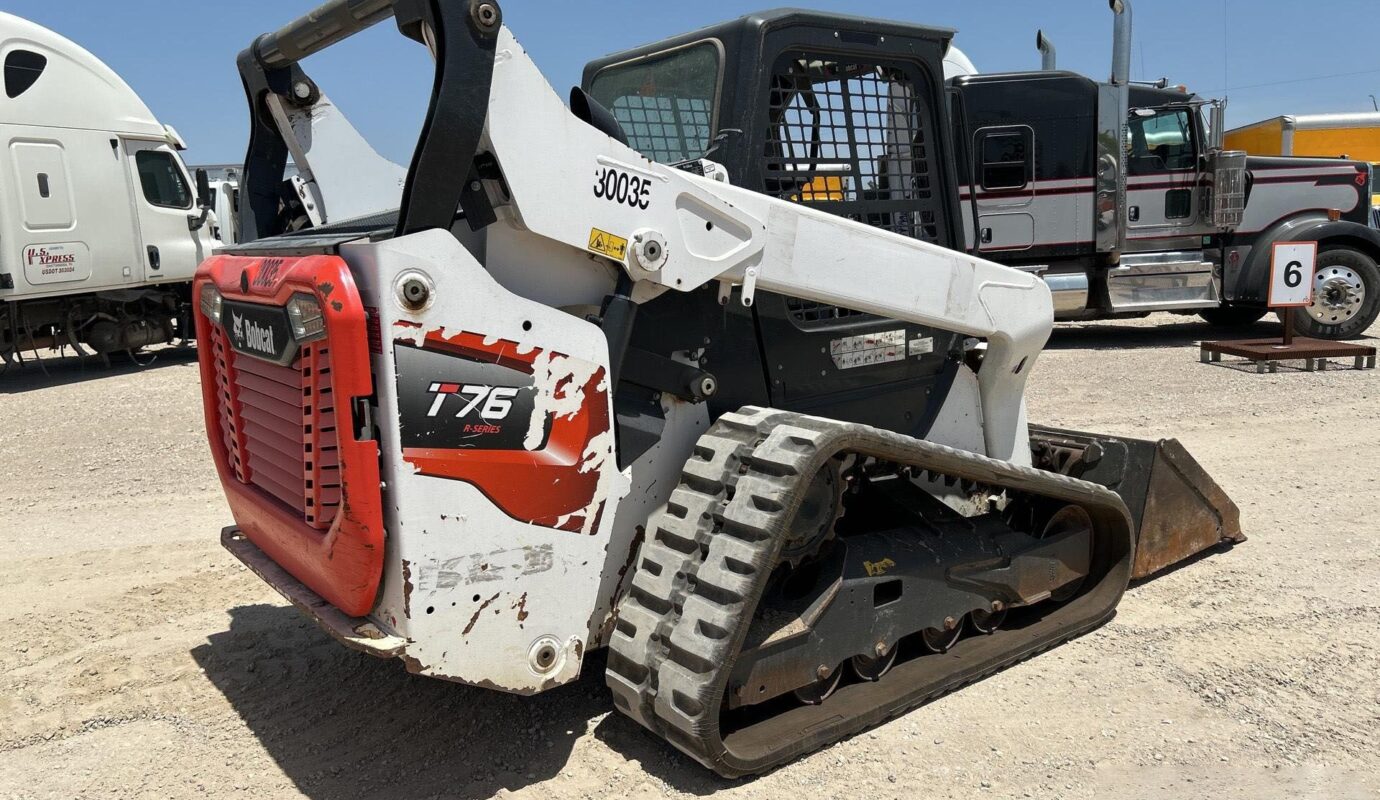 $16,000 – 2021 Bobcat T76 Compact Track Loader