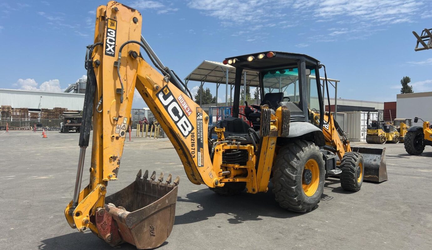 $13,800 – 2017 JCB 3CX14FT 4×4 Backhoe Loader