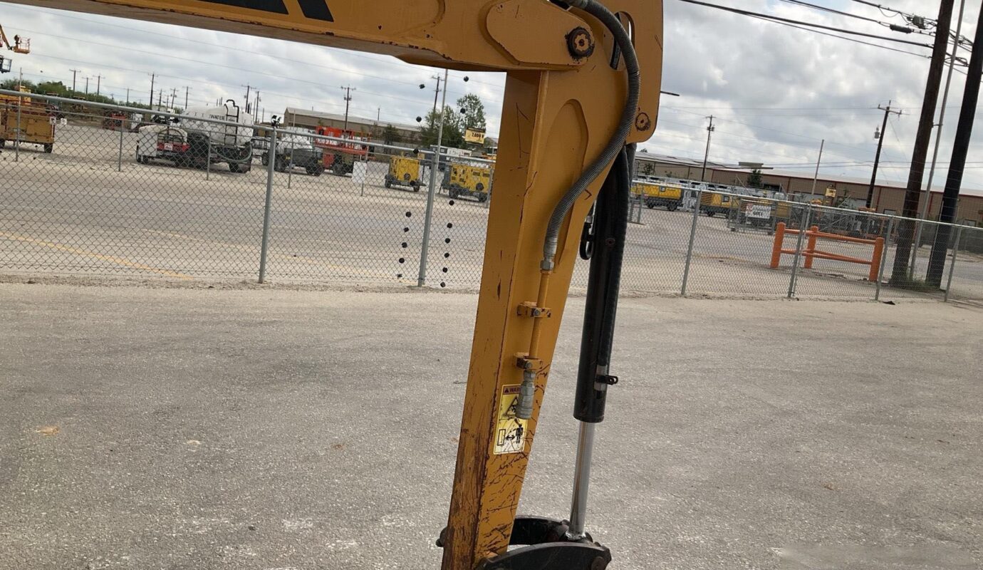 $11,400 – 2017 Sany SY35U Mini Excavator