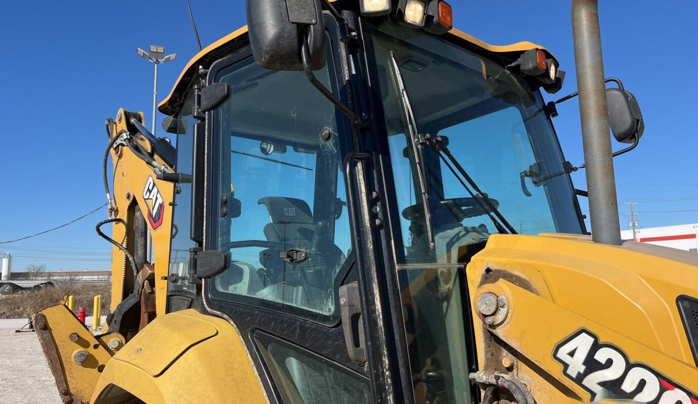 $24,500 – 2021 Cat 420 XE 4×4 Backhoe Loader