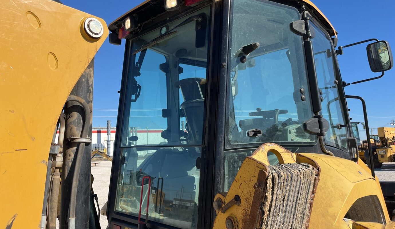 $24,500 – 2021 Cat 420 XE 4×4 Backhoe Loader