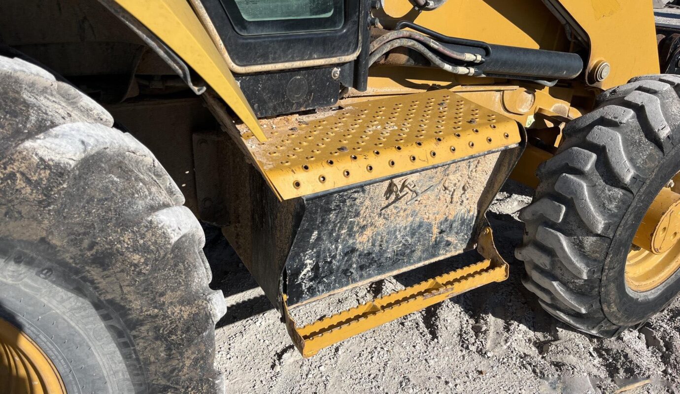 $24,500 – 2021 Cat 420 XE 4×4 Backhoe Loader