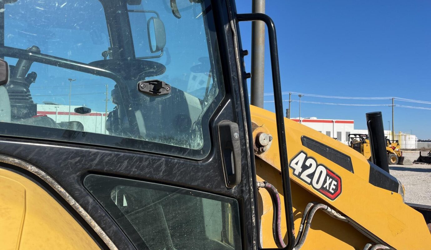 $24,500 – 2021 Cat 420 XE 4×4 Backhoe Loader